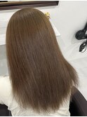 大人っぽく見えるオリーブベージュカラー