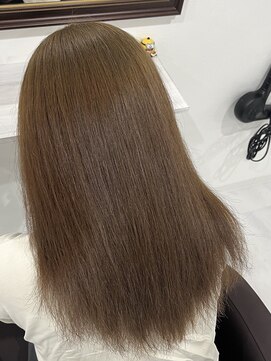 アールシリウス(R,SIRIUS) 大人っぽく見えるオリーブベージュカラー