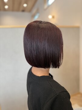 コマ(coma) ミニボブ×ボルドーカラー