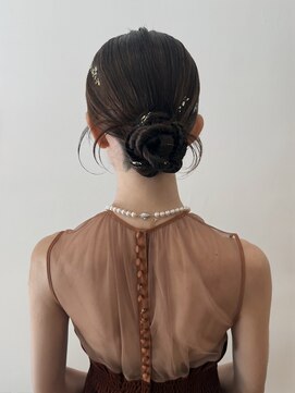 アヴェイル ヒロオ(a'vail Hiroo) 結婚式お呼ばれ 韓国風タイトなカチモリヘアアレンジ