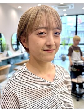 イギー(igggy) ブリーチ♪ミルクティーベージュカラー/マッシュショート