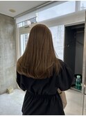 ベージュ