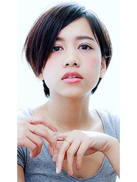 メルクマール(MERKMAL) ヘルシーな大人ショート。