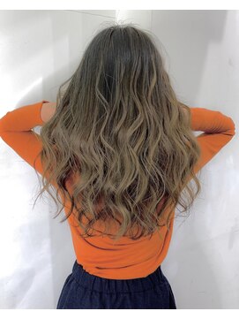 ナイン 麻布十番(NINE) ☆外国人風グレーバレイヤージュ☆