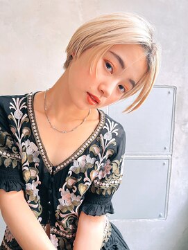 ロイジー(roijir) 表参道roijir ブロンドヘア×センターパート