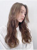 顔周りレイヤーカットくびれヘアミルクティーベージュカラー