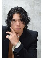 オルズ 渋谷(ALLZ)&nbsp;ミディアム黒髪センターパートウルフツイストスパイラルパーマ