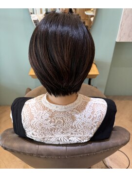 アンフィ 矢向(Anphi) 耳かけショート