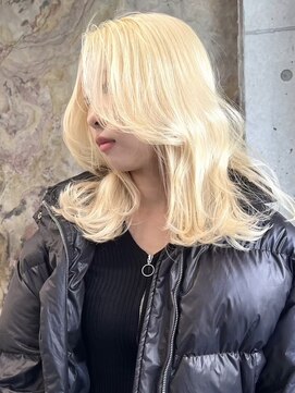 ソル ジングウマエ(SOL JINGUMAE) ダブルカラー外ハネボブインナーカラーハイライトケアブリーチ