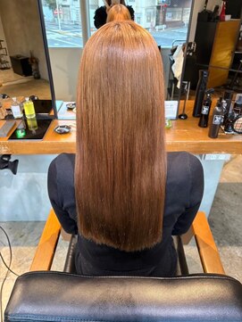 ラクリマ(Lacrima) 広がりを抑えるツヤ感トリートメント♪