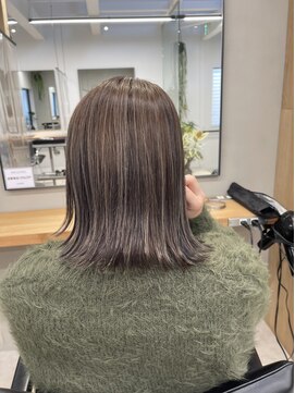 ロマリア 青山 南青山(Lomalia) 【Lomalia青山i】白髪ぼかしハイライト/デザインカラー