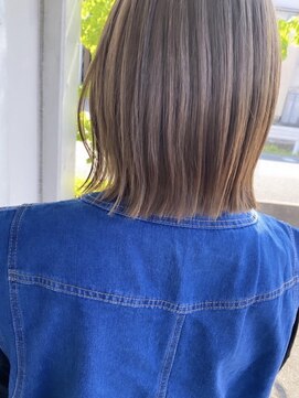 ココロヘアーリリク(Cocolo hair LILIC) ベージュカラー/外ハネボブ