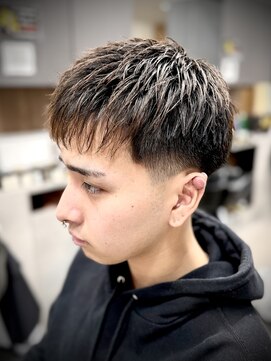 フジヤマバーバーショップ エビス(FUJIYAMA BARBER SHOP ebisu) taper fade