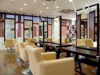 ジッピー ヘアーコレクションの写真/マンツーマン施術で癒しの時間が◎一人ひとりに寄り添ったカウンセリングで再現性の高いカットをご提供！