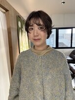 シーン(SCENE) 顔周りカット 緩めパーマ アッシュブラウン 前髪カット 20代