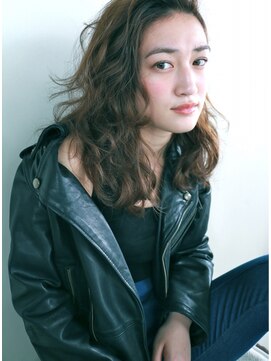 ナヌーク シブヤ(nanuk shibuya) モード、ロック、大人グラムな、なんかセンスいいヘア。