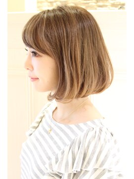 レウナ 外苑前(Reuna) 大人可愛くワンカールひし形ボブ　３０代４０代