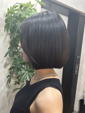 ユニー(uniii) 【uniii/新宿】シンプルボブ