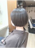 ミニボブ×グレージュカラー