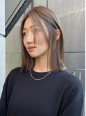 切りっぱなしロブ/ 柔らかいベージュカラー