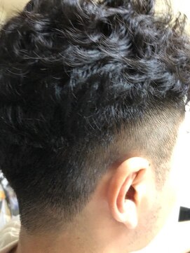 リベア トウキョウ 東大島店(Rever Tokyo) ツーブロック/ハーフパーマ/刈り上げ[東大島/東大島駅]