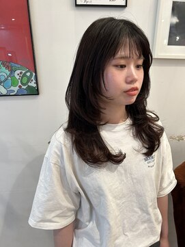 ルッツ(Lutz. hair design) 6/6 ロングレイヤー [犬山良慈]