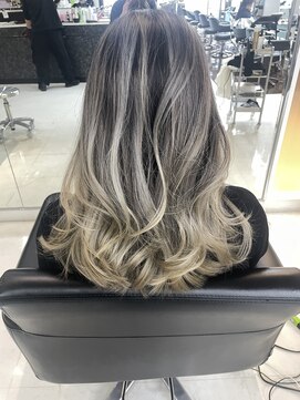 シャンプーボーイエイムス(SHAMPOO BOY aims) バレイヤージュ