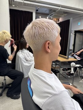 ヘアサロン エフ 渋谷(F) #抜きっぱブロンド#スキンフェード#ワンブリーチ#メンズカット