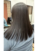 ピリナ(Pilina)&nbsp;ロングストレートヘアー【門前仲町/越中島/月島/大人女性】