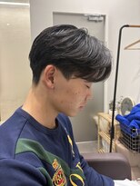 カルム(kalm)&nbsp;メンズセンターパートウルフセンターパートニュアンスパーマ襟足