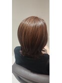 ミディアムレイヤーカットスタイル