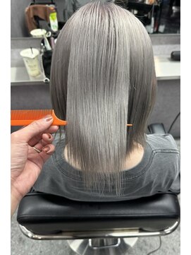 スライバイリアオオサカ(Sly By Ria OSAKA) 髪質改善ハイトーン【梅田】【大阪】