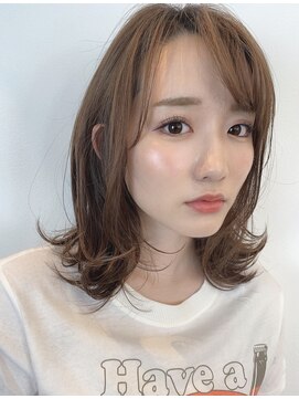 エシレ(esille.) 外ハネ×ベージュカラー