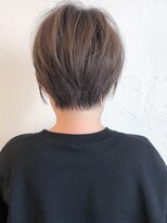 ウィロー(WILLOW)&nbsp;【WILLOW京橋】ハイライト明るい白髪染めショートボブ(井下貴史)