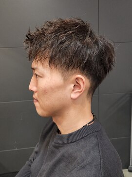 ニアウ 伊勢崎連取店(Niau) 刈り上げショートメンズツイストスパイラルパーマアップバング