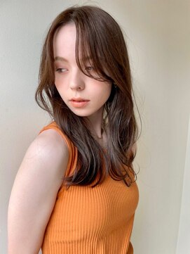 ベター(better) セミロングにパーマでニュアンスをつけて大人綺麗な印象に。