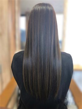 ヘアーデザイナーズサロン エイダ 筑紫野店(hair designers salon A.DA)の写真/【ナチュラルな仕上がりに感動】クセ毛を扱いやすい万能ヘアに！職人技で髪質改善&毎朝のセット時間も短縮!