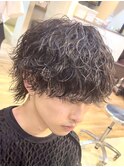 渋谷メンズミディアムパーマウルフカット緩めサーフカール