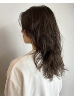 スイ チトセ(suiii chitose)&nbsp;ロングレイヤーパーマ《千歳病室》