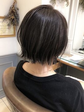 ヒビヲ(HIBIO) 横浜タッセルボブショートボブ顔周りレイヤーカット韓国30代40代