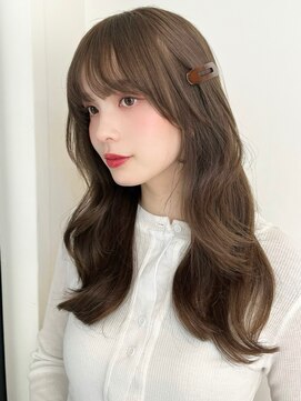 ローネス(LONESS) 巻き髪も可愛いレイヤーカットと透明感のあるマロンベージュ