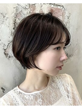 アフロート ルヴア(AFLOAT RUVUA) 「岩田莉奈」ハイライトで白髪ぼかし★くびれショートボブ　新宿