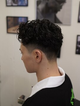 ザチョップショップ キチジョウジ(THE CHOP SHOP KICHIJOJI) テーパーフェード カットシェービング吉祥寺理容