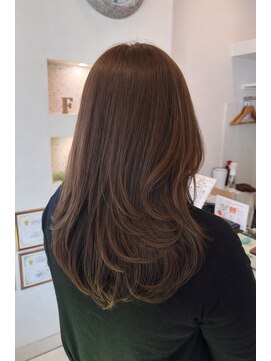 エクリフルール(equri fleur) オリーブベージュ×レイヤーカット