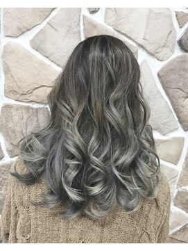 カラーリゾートAi 葛西店 グラデーショングレージュ［髪質改善カラー］