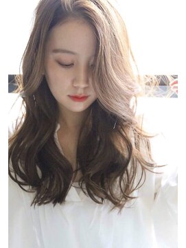 チョビー(Chobii) 大人可愛い柔らかアッシュグレージュと簡単抜け感ウェーブ☆