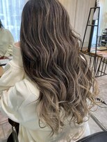 アットラップレーヴ(attrape-reve)&nbsp;ハイライト／透け感／透明感カラー／無造作／外国人風スタイル