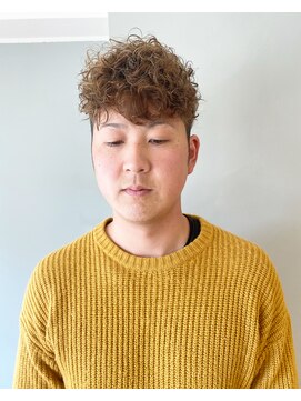 トレパルッキエーレサカイ(tre parrucchiere sakai) ［‐tre‐］ハードパーマ・ヘッドスパ