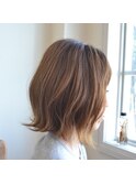 外巻きニュアンスボブ