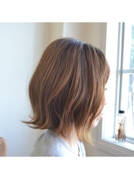 ガーネット(garnet) 外巻きニュアンスボブ